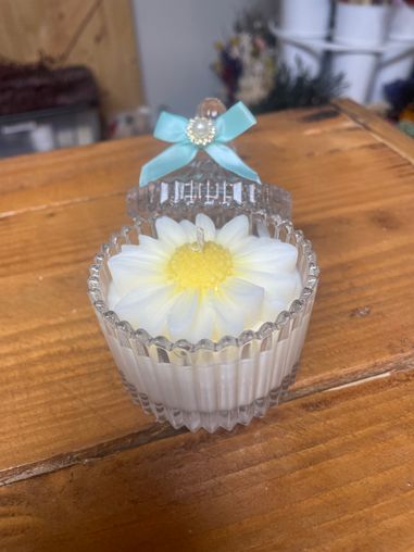 Wedding Favours Scented Soy wax candles with lovely coloured bow
