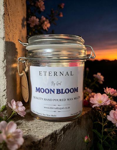 Moon bloom (Luna) 120g jar small heart shape wax melts with wooden spoon