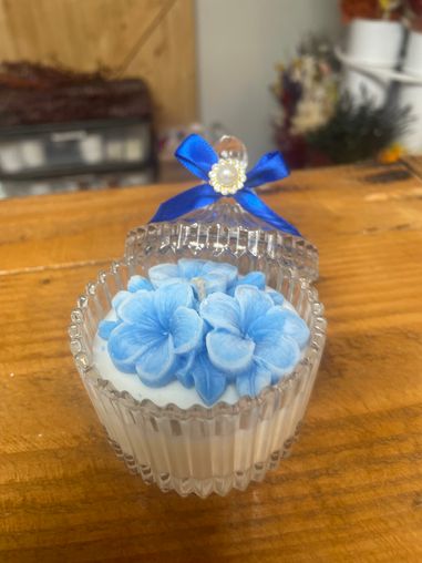 Wedding Favours Scented Soy wax candles with lovely coloured bow