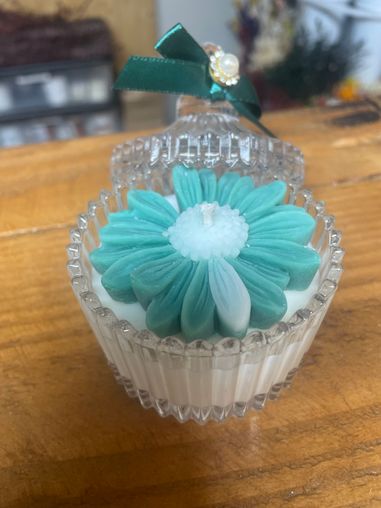 Wedding Favours Scented Soy wax candles with lovely coloured bow