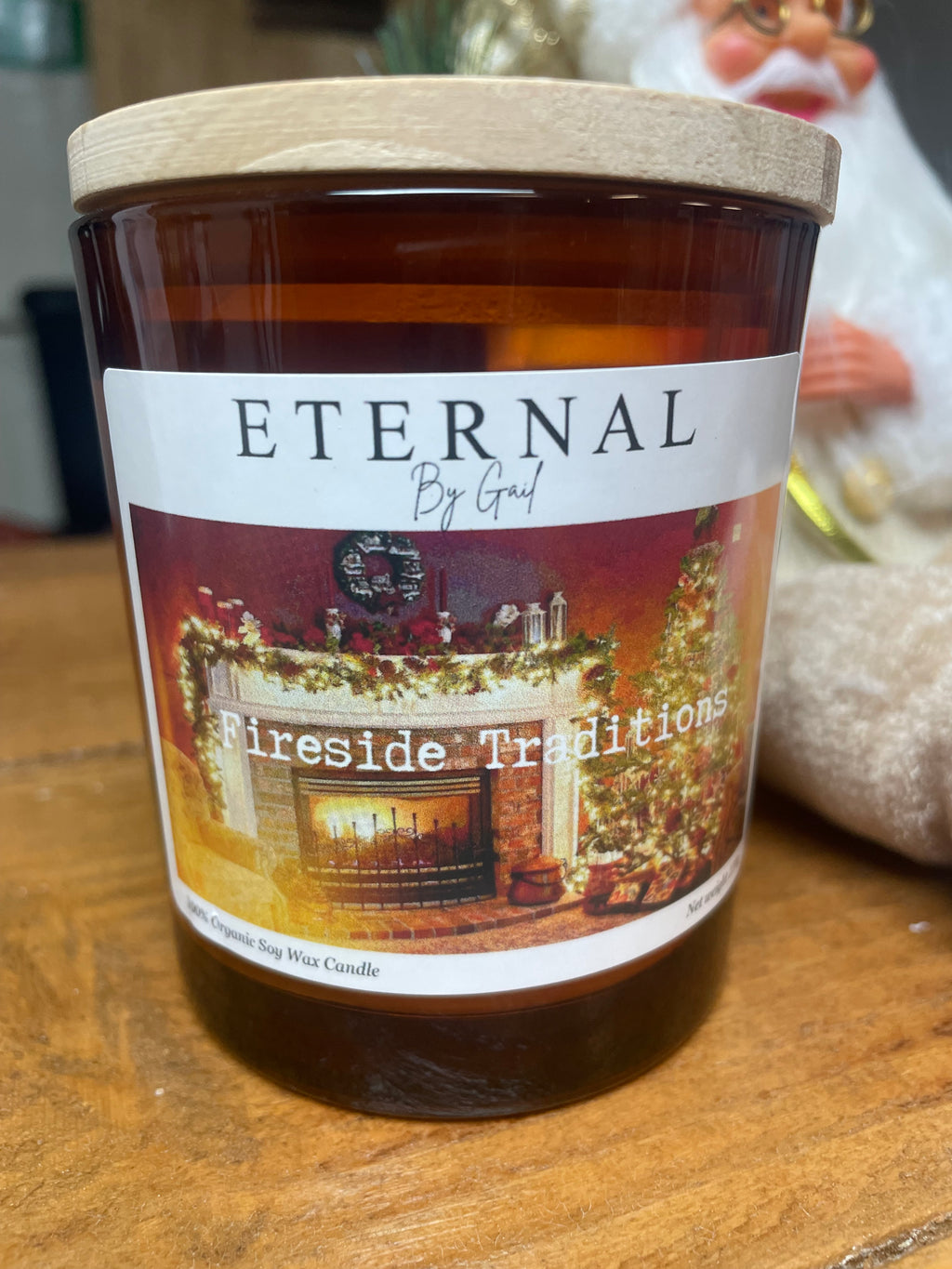 Fireside Traditions Christmas Soy Wax Candle 220g with doubled wooden wick for a soothing crackling warm cosy sound