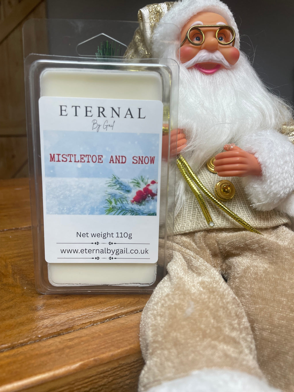 Mistletoe and Snow Christmas Festive Soy Wax Melts 110g 8 blister pack