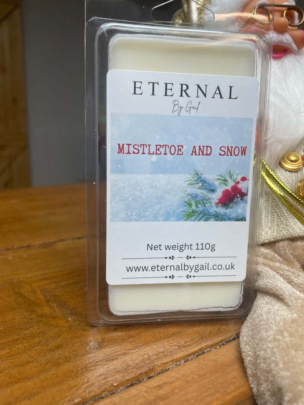 Mistletoe and Snow Christmas Festive Soy Wax Melts 110g 8 blister pack