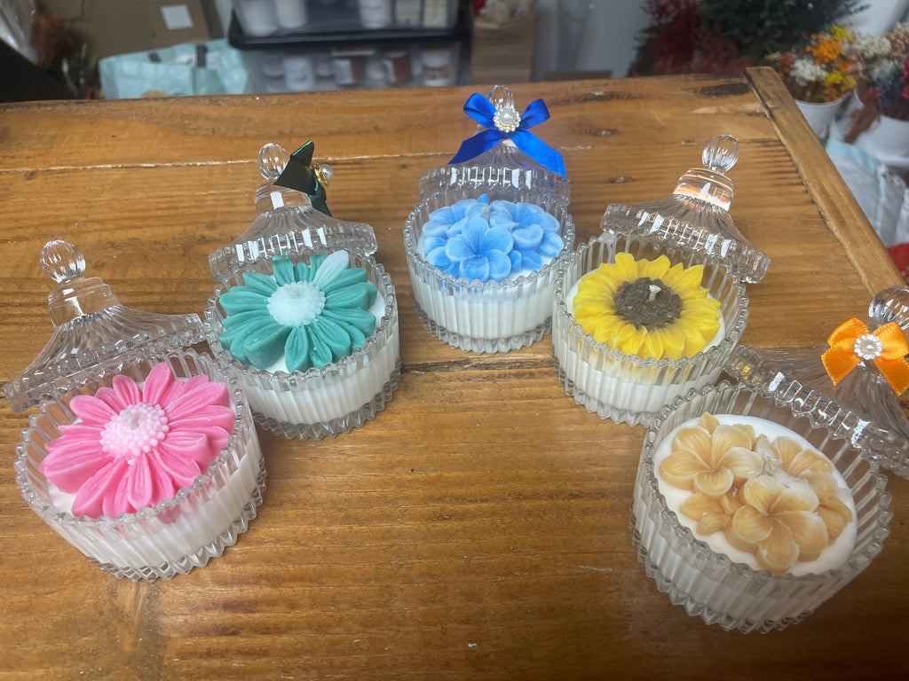 Wedding Favours Scented Soy wax candles with lovely coloured bow