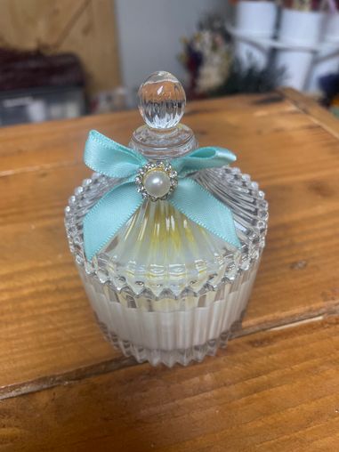 Wedding Favours Scented Soy wax candles with lovely coloured bow