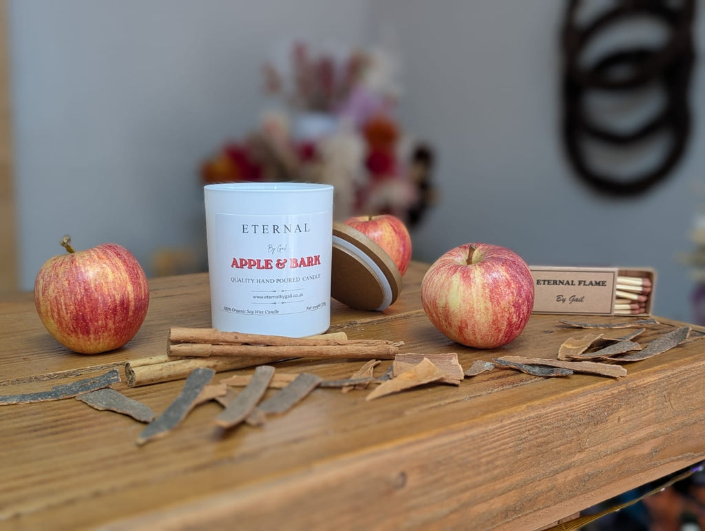 Apple & Bark Autumn Candle | 220g Soy Wax | Cozy Fall Fragrance | Clean Burn